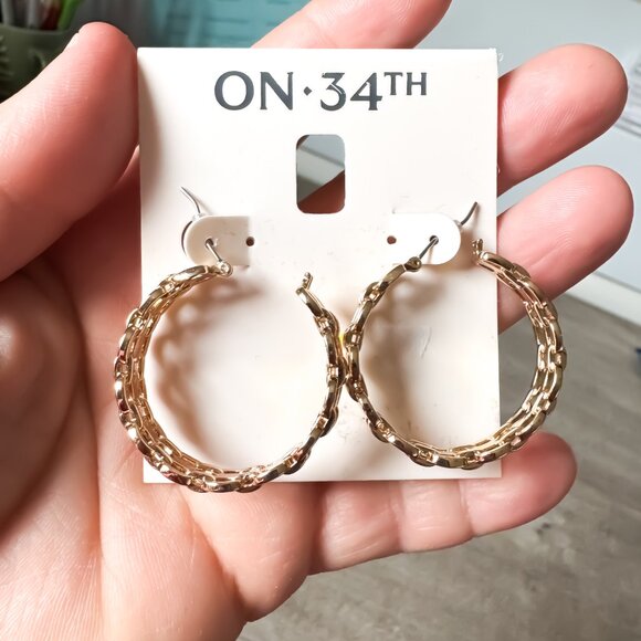 NWT On 34th Chain Link Medium Hoop Earrings, 1.2" Hoop Gold Tone Womens Earrings - Picture 4 of 7